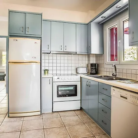 Marina Ai Helis * Svoronata